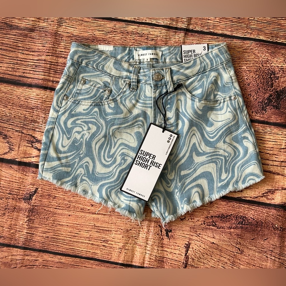 Almost Famous Blue Super High‎ Rise Shorts - Picture 2 of 8